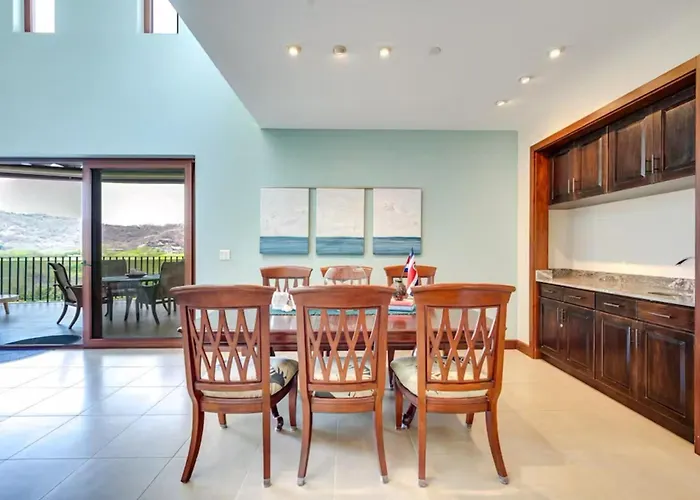 Penthouse: Ocean Views, 2 Pools