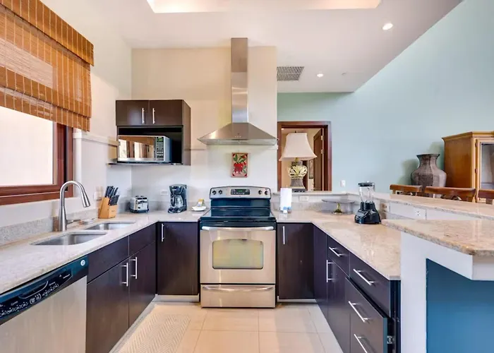 Penthouse: Ocean Views, 2 Pools * Playa Hermosa (Guanacaste)