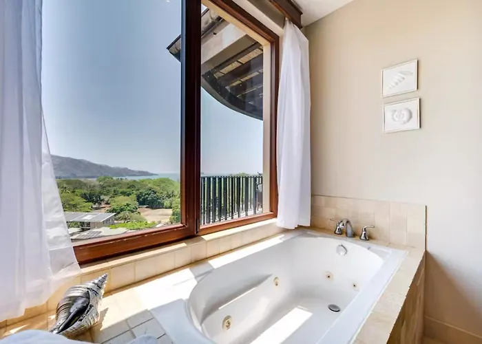 Penthouse: Ocean Views, 2 Pools