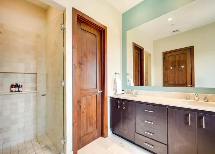 Penthouse: Ocean Views, 2 Pools *