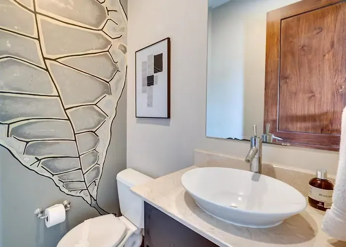 Penthouse: Ocean Views, 2 Pools *