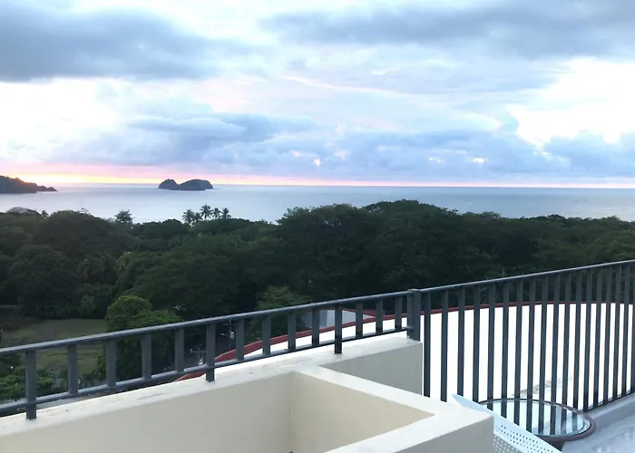 Hébergement de vacances Penthouse: Ocean Views, 2 Pools *