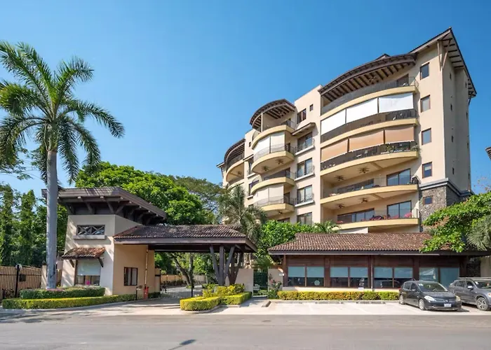 Penthouse: Ocean Views, 2 Pools